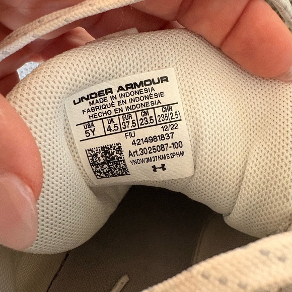 Under Armour Teen Y5/W6.5 Football Cleats - Picture 4 of 4